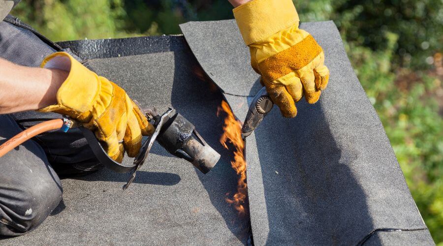 Professional gutter cleaning in Lykens, PA
